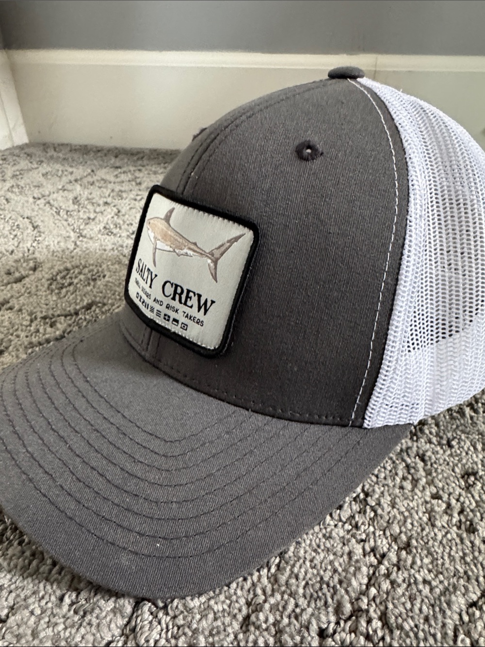 Salty Crew Shark Patch Retro Trucker Hat Snapback Gray White GUC